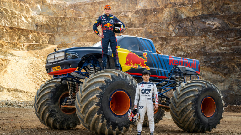 Still Images - F1 Drivers Race Mega Trucks - Mitter