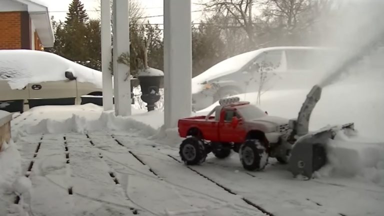 Guy Prints Snowblower For His RC Truck 3