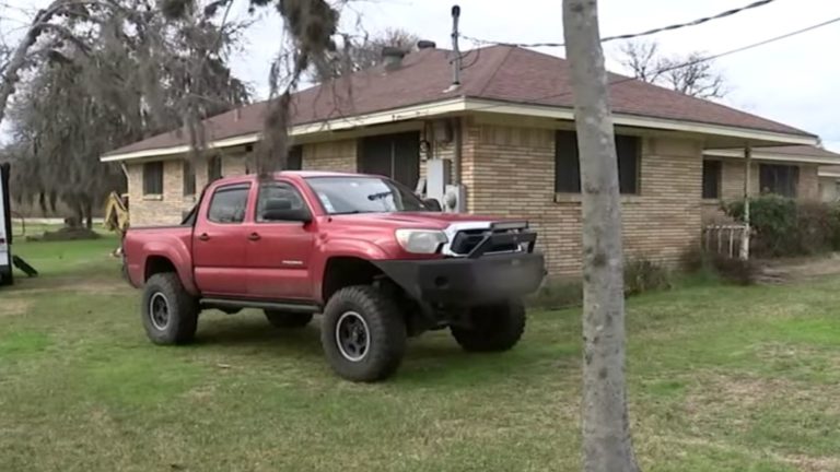 Guy Gets Arrested For Parking His Truck On His Front Lawn