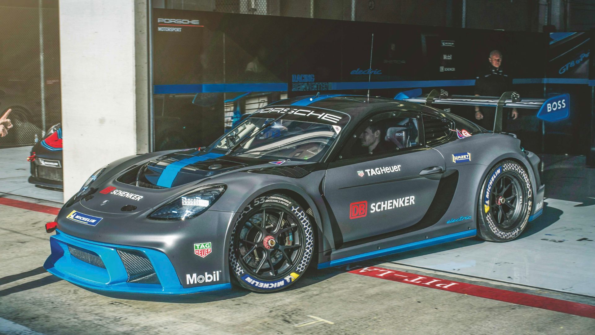 Porsche Weighs The Future Of Electric Car Racing - Backfire News