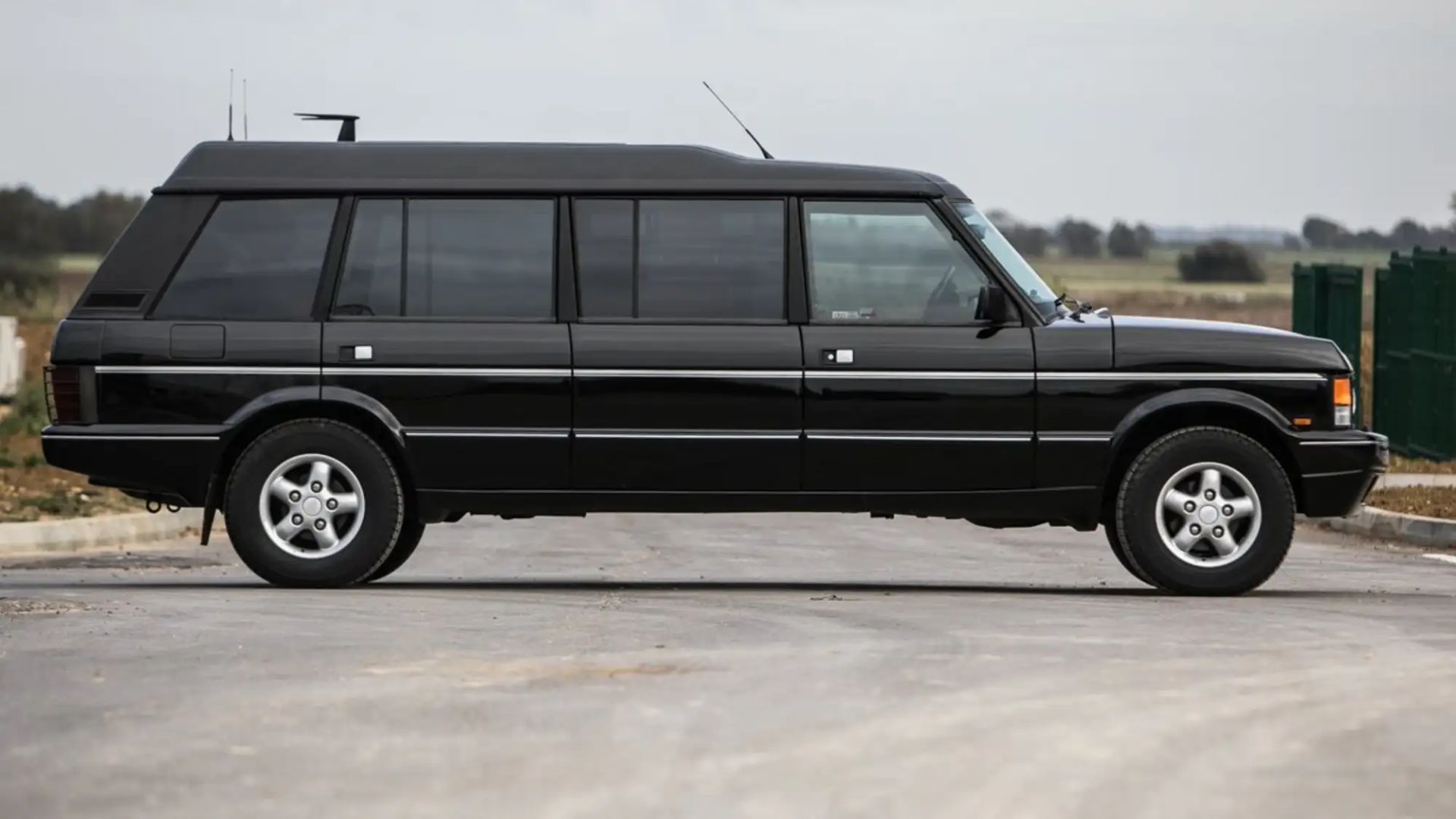 Range Rover Limousine 2002 Model Mike Tyson's Custom Range Rover Limo from Scottish Sojourn Hits the ...