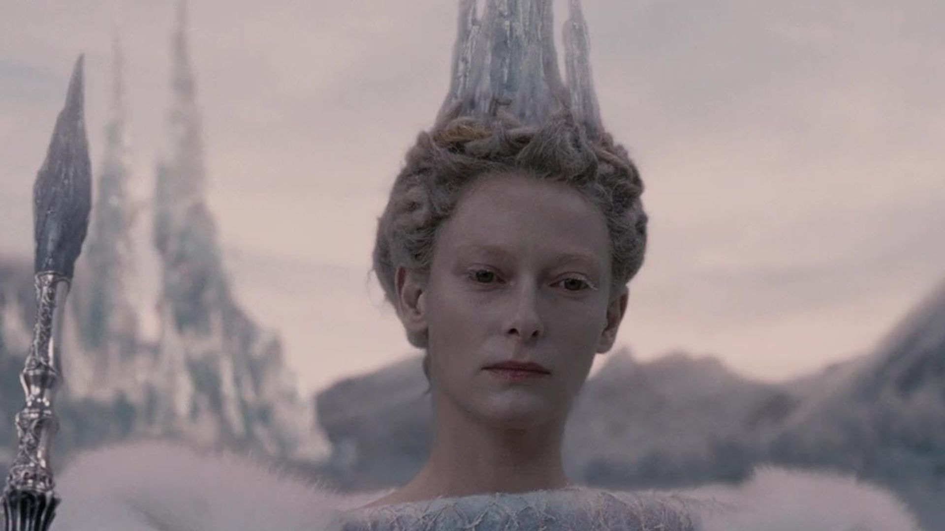 Tilda Swintons Son Ducks Driving Ban After Mustang Incident