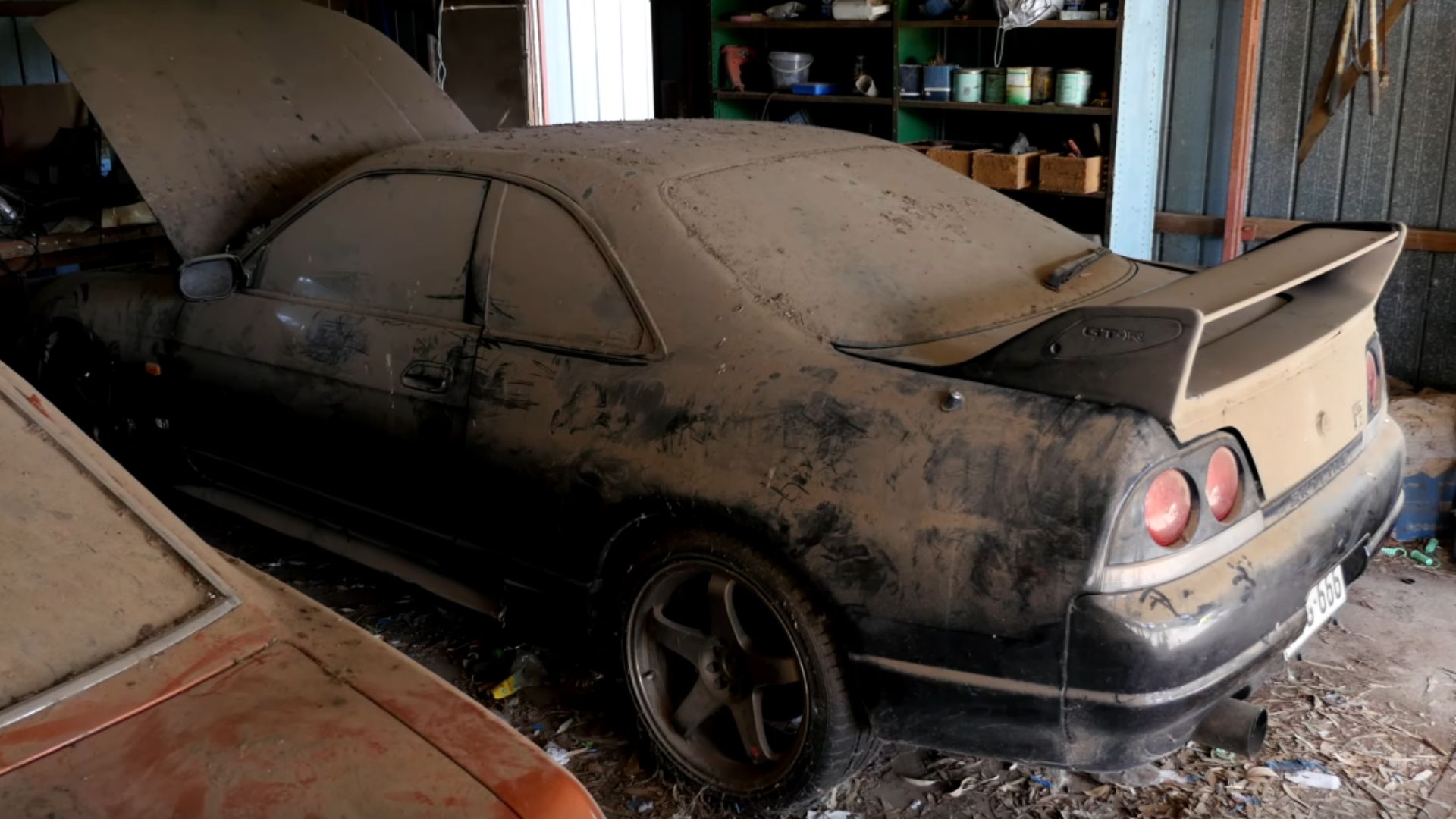 Barn Find R33 Nissan Skyline GT-R Cleans Up Nicely