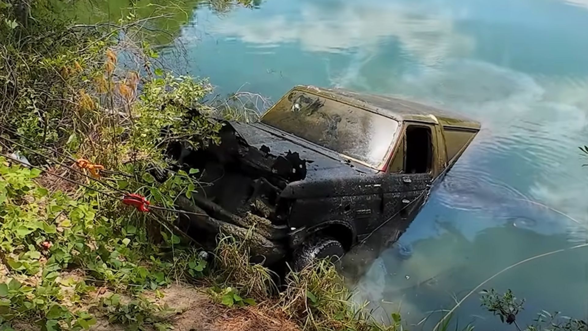 Ford Bronco Recovered From Pond After 30 Years