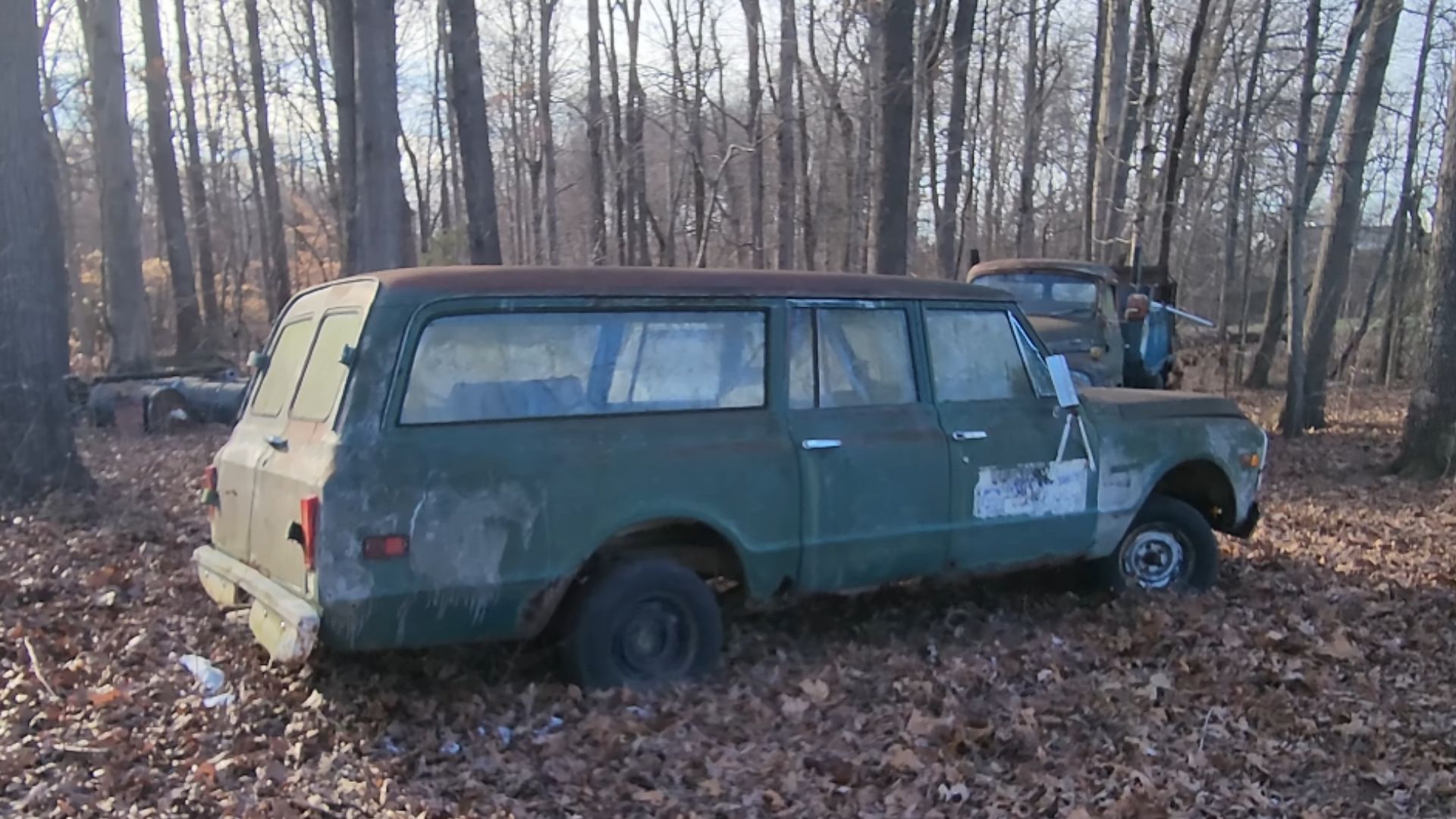 1972 Chevy Suburban Gets An LT1 Engine Swap