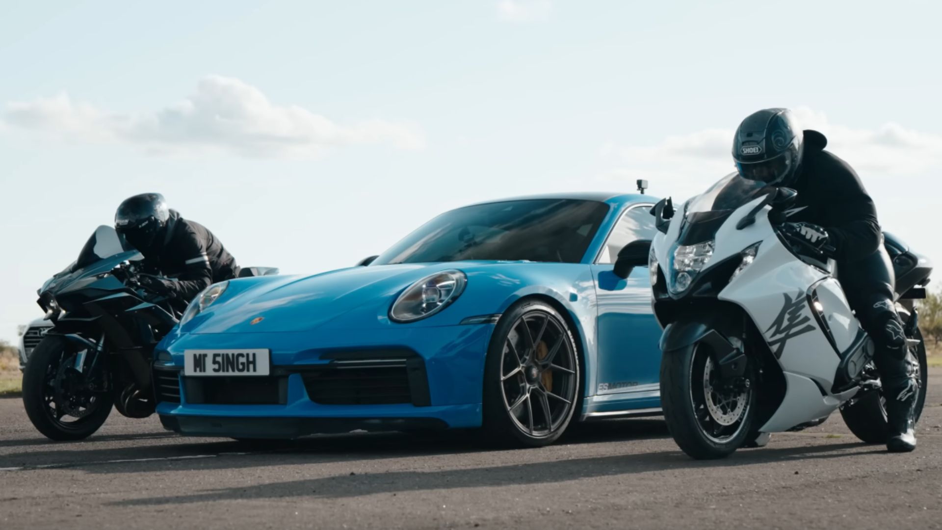 Porsche 911 Turbo S Races Hayabusa Ninja H2 With Surprising Results