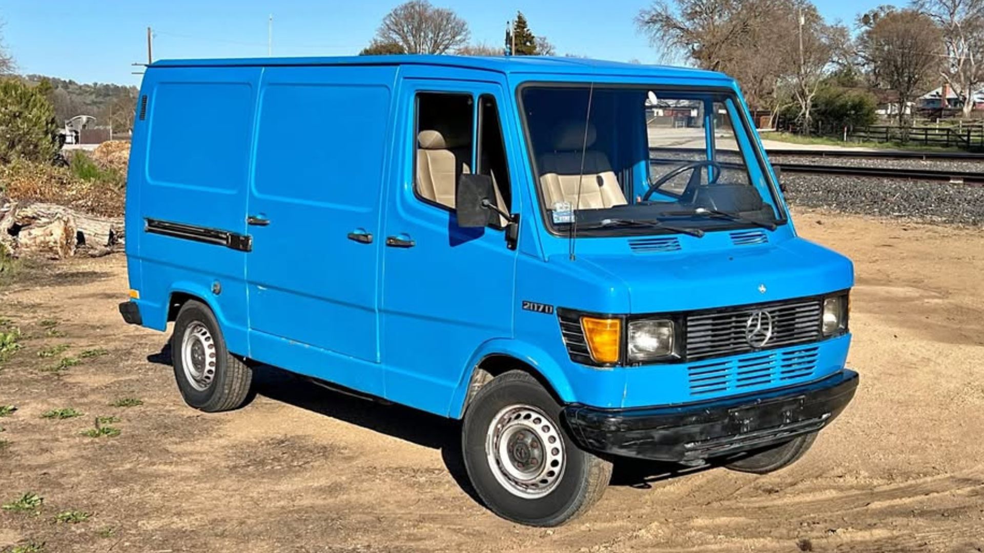 Forget The Mercedes Sprinter Buy This 207D Instead