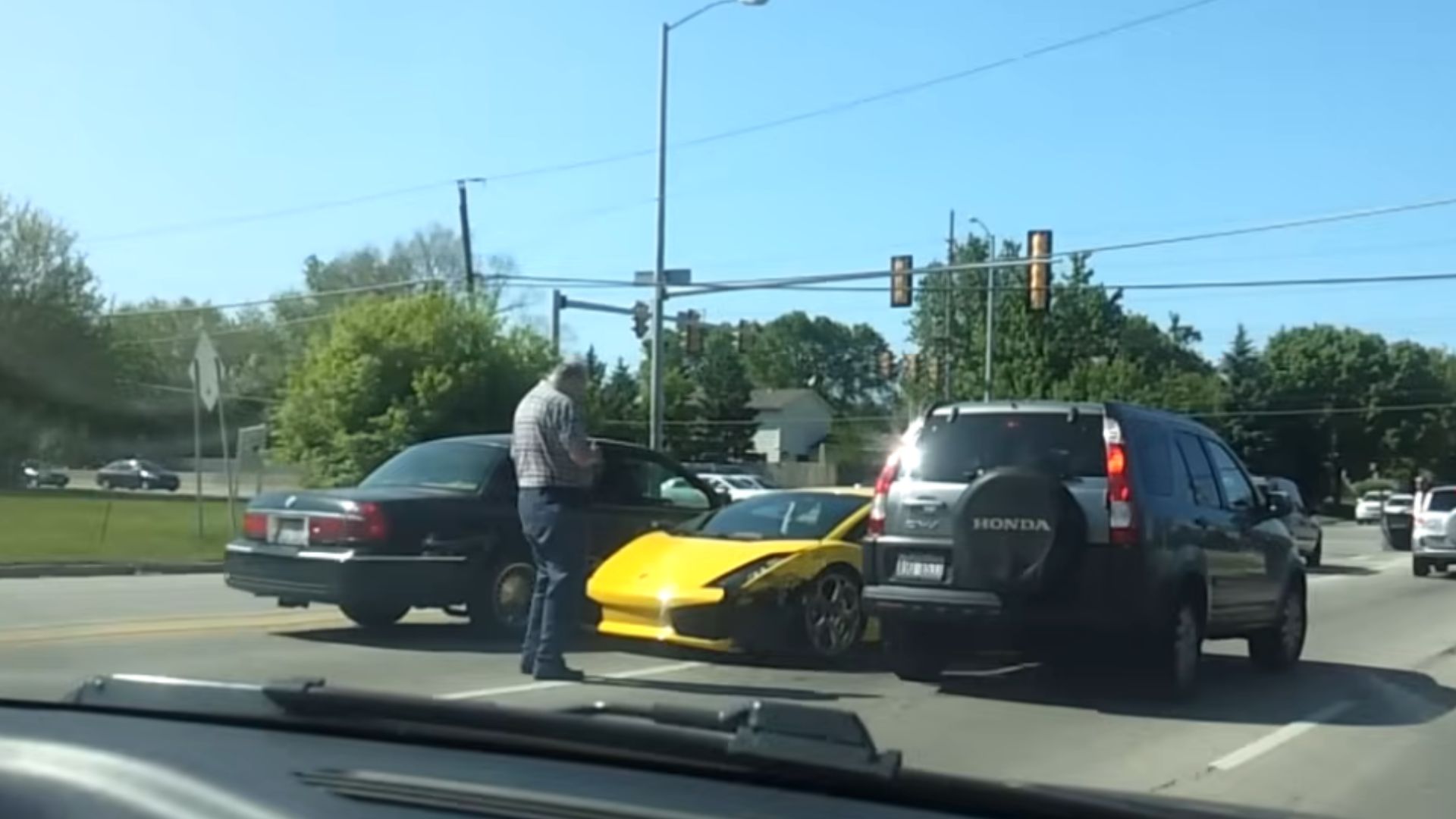 This Is Not How To Drive Your Lamborghini