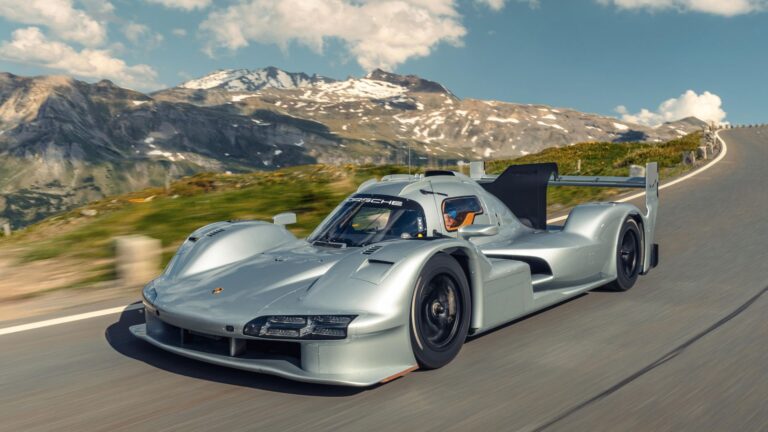 Porsches Converge At Breathtaking FAT Mankei Restaurant