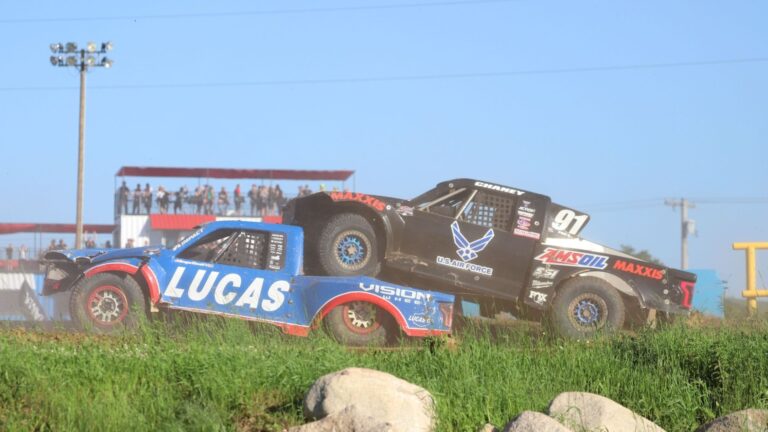 This Off Road Race Finish Is Literally Insane