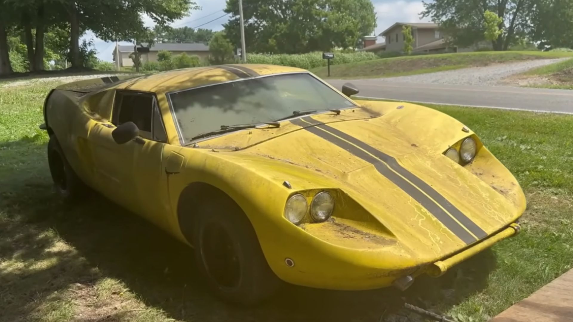 Abandoned Ford GT40 Kit Car Gets Deep Cleaned