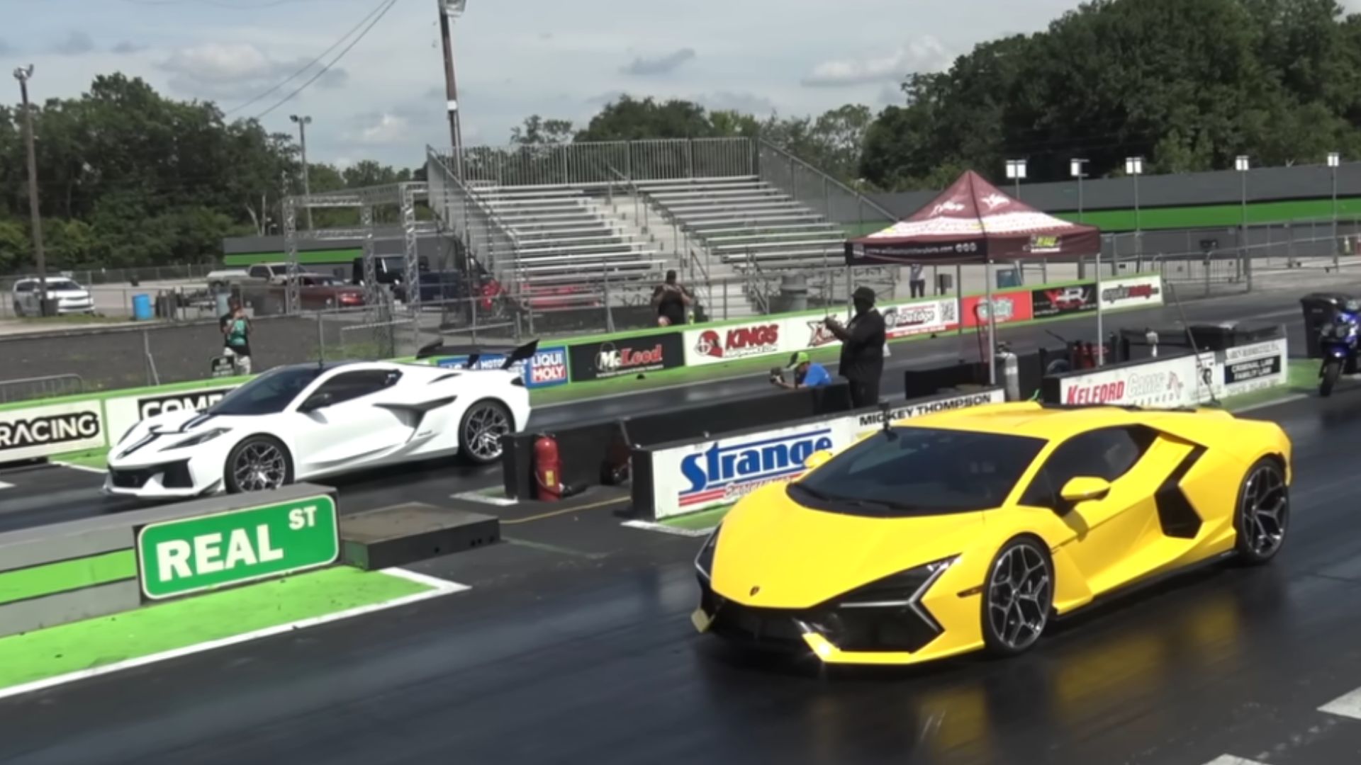 C8 Corvette ZR1 Races A Lamborghini Revuelto