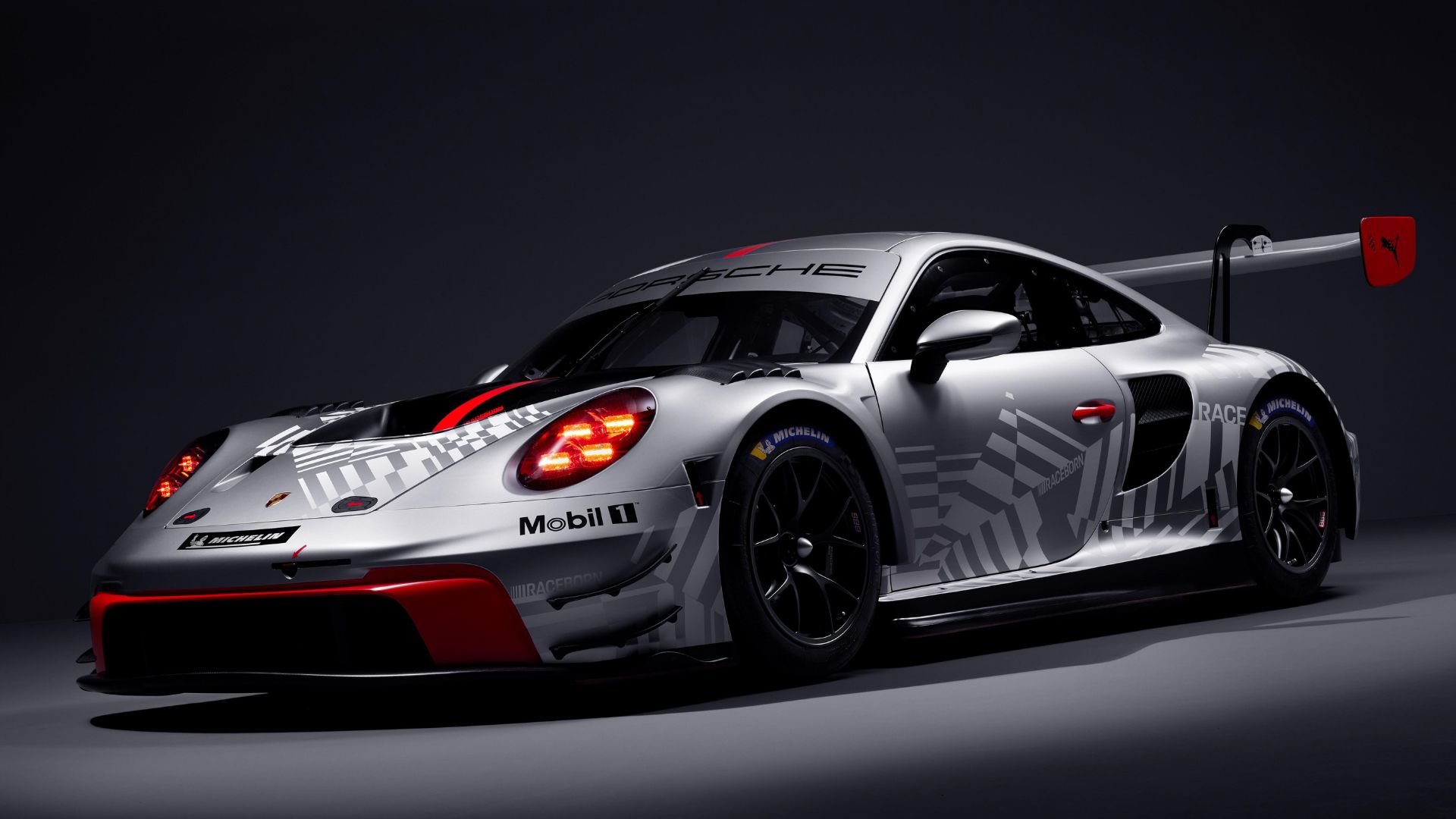 Racing Prodigy Porsche Flashes New 911 GT3 R