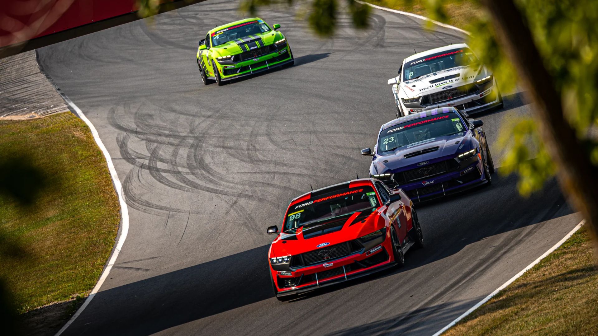 mustang-racing-1065