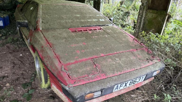 barn-lotus-2350