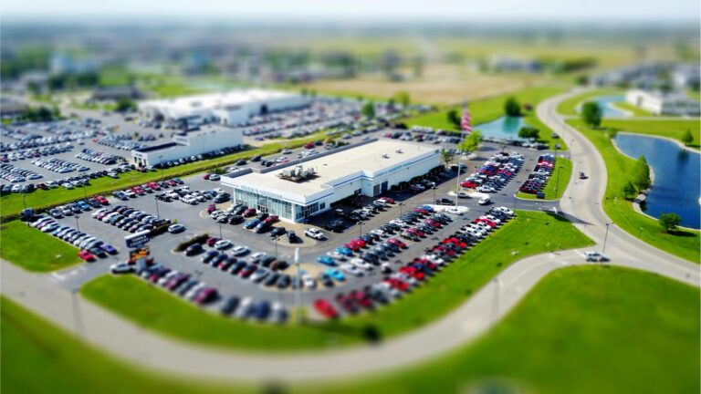 dealership-2083
