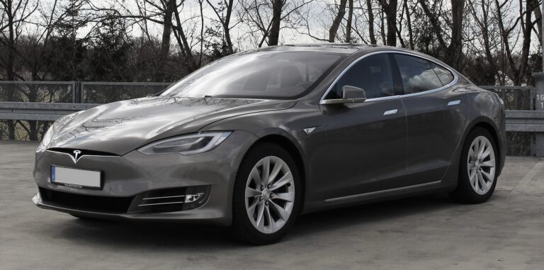 Tesla_Model_S_(Facelift_ab_04-2016)_(cropped)