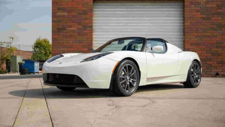 tesla-roadster-2696