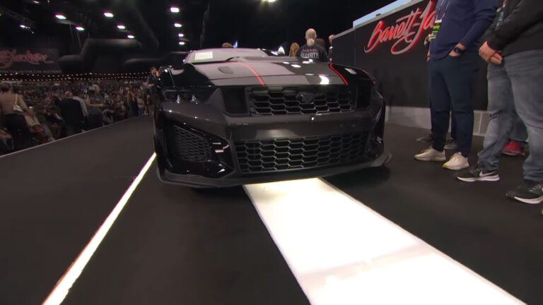 the-first-dark-horse-sc-sells-for-125m-ford-official-says-it-makes-well-over-700-hp_2