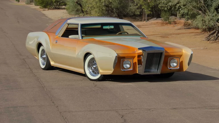 1973-Lincoln-Continental-Bugazzi-kustom-custom-Barris-Mecum-Auctions-01
