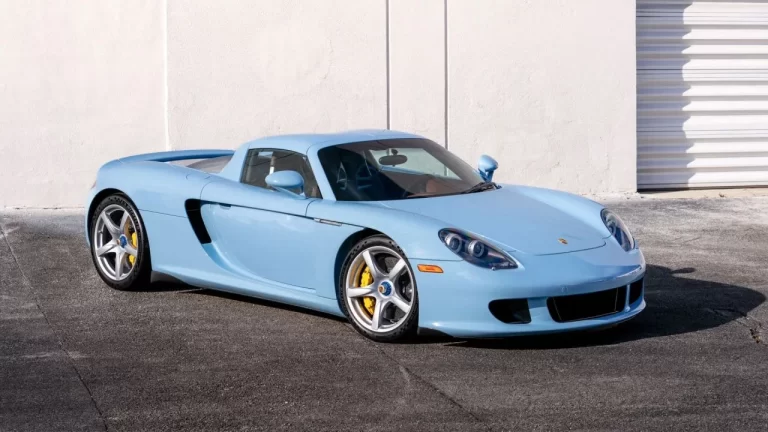 porsche-carrera-gt-gulf-blue-auction-1