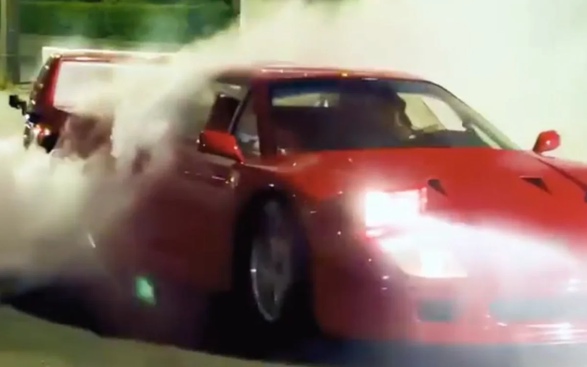 Lewis-Hamilton-Ferrari-F40-featured