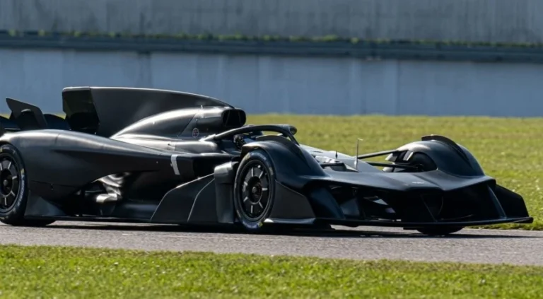Single-seater-Aston-Martin-hypercar-prototype-860x474