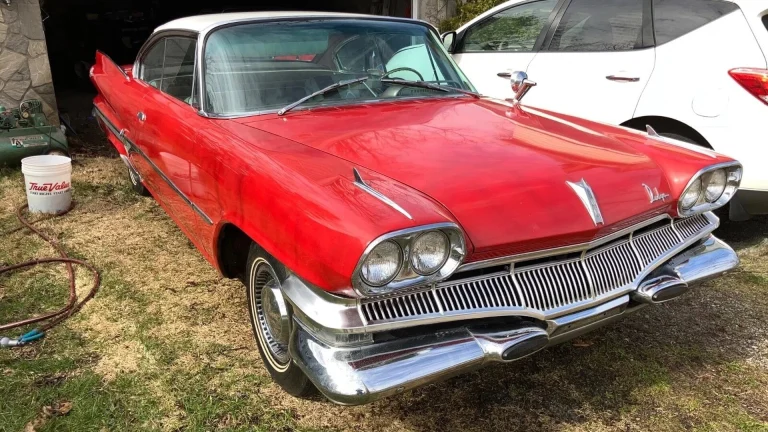 forgotten-one-year-gem-1960-dodge-dart-phoenix-sat-for-decades-odo-reads-9000-miles_2