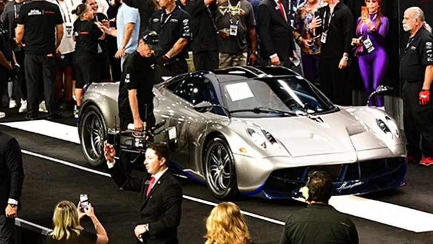 pagani-huayra-breaks-auction-record-sells-for-319-million-what-did-the-buyer-get-for-the-money-268889-7.jpg