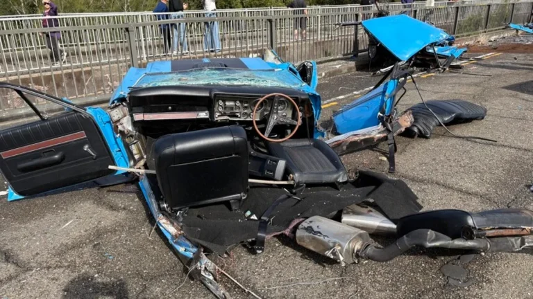 Ford-Falcon-GT-Sydney-crash-1-860x631