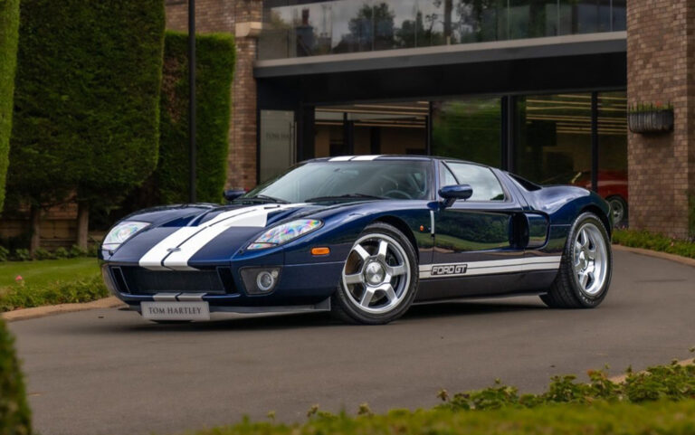 Ex-Jeremy-Clarkson-2006-Ford-GT-for-sale-exterior-001-front-three-quarters-2048x1283