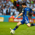 Germany_and_Argentina_face_off_in_the_final_of_the_World_Cup_2014_04_crop