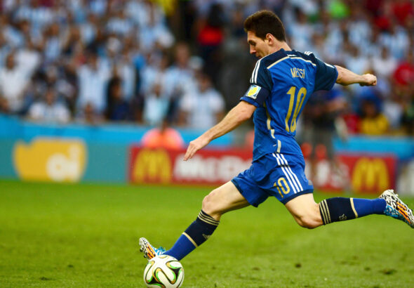 Germany_and_Argentina_face_off_in_the_final_of_the_World_Cup_2014_04_crop