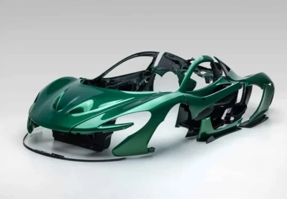 McLaren-P1-body-panels-3-860x574