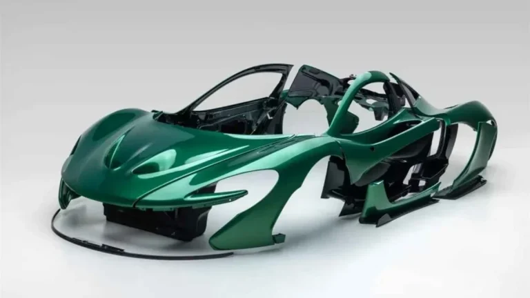 McLaren-P1-body-panels-3-860x574