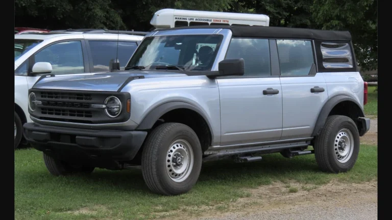 2023 Ford Bronco Base 4-door, the same generation SUV Matt Miller was driving when it crossed into a semi's lane in Jasper County, Missouri
