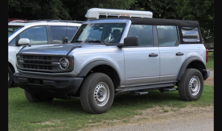 2023 Ford Bronco Base 4-door, the same generation SUV Matt Miller was driving when it crossed into a semi's lane in Jasper County, Missouri