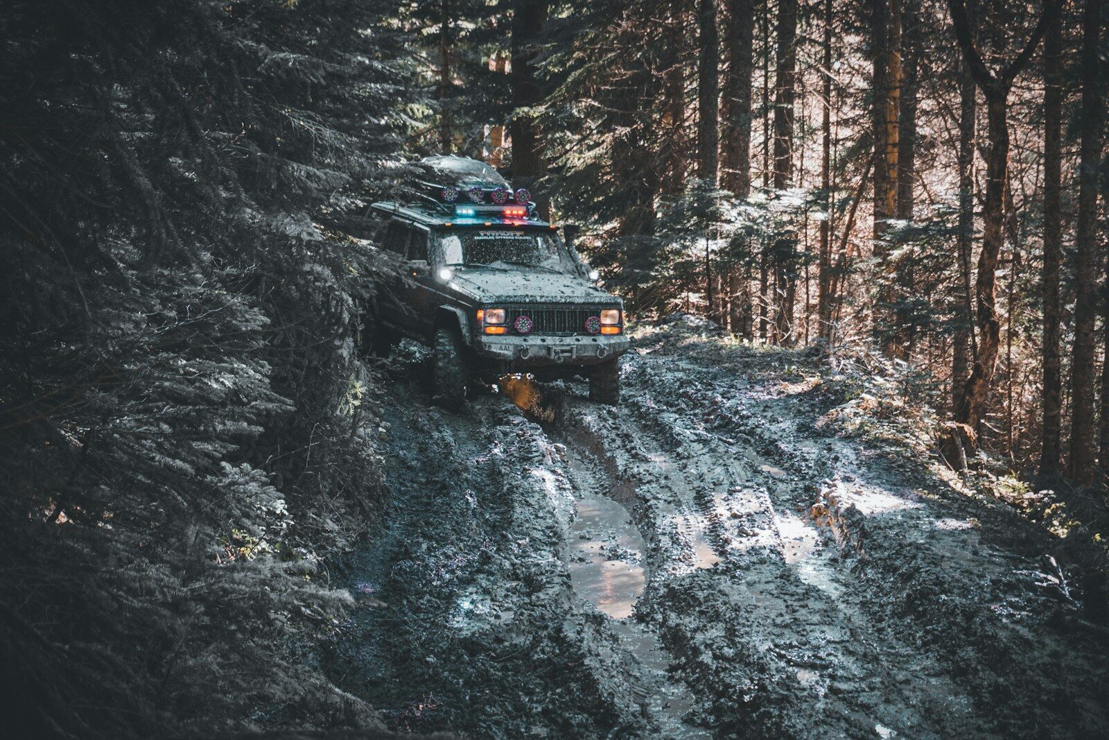 The Off-Road Recovery Gear That’ll Actually Save You, and the Junk Wasting Space in Your Trunk
