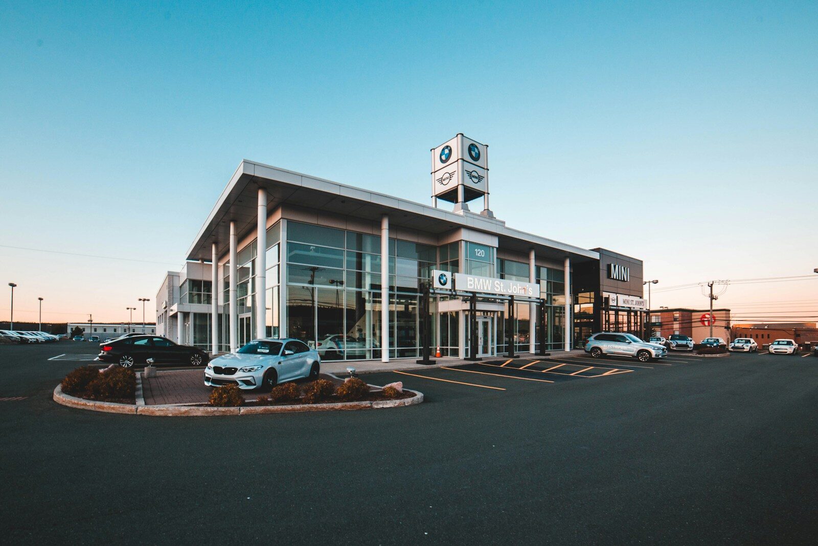 A Nissan Dealership’s General Manager Allegedly Went To War With A Customer’s Small Business Over One Bad Review