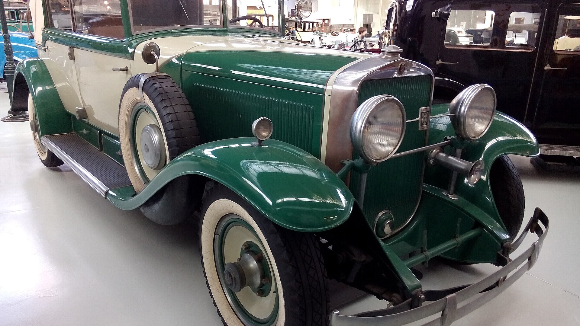 A 1928 Cadillac Series 341, the same model as Al Capone's armored town sedan