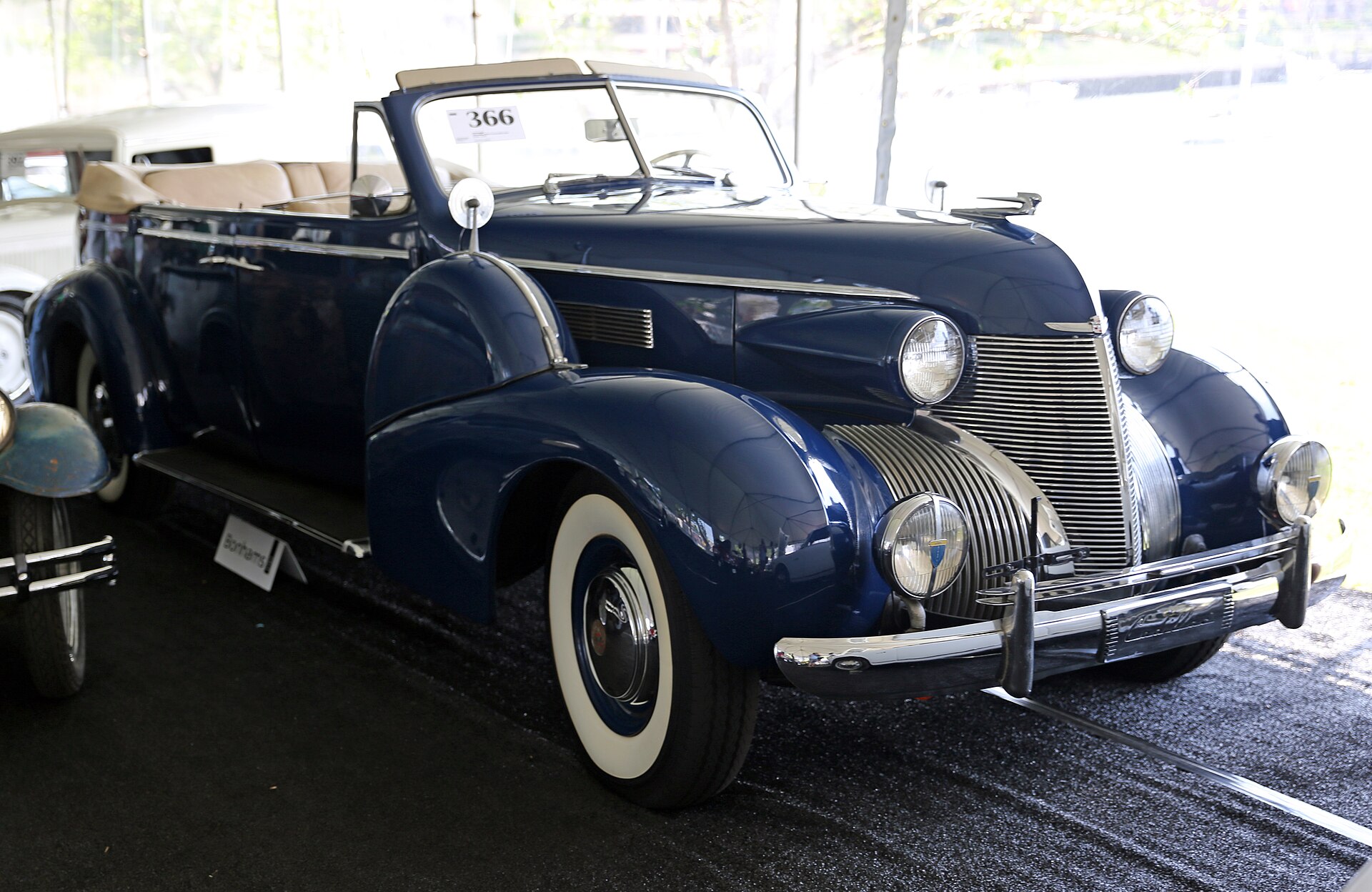 Dark blue 1939 Cadillac Series 75 convertible sedan