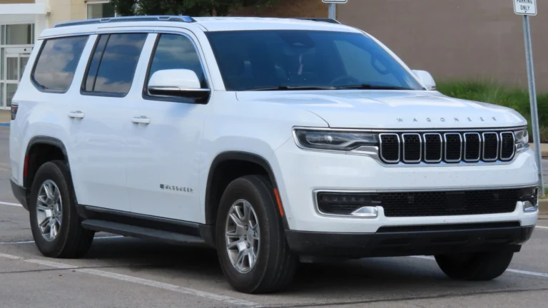 White 2022 Jeep Wagoneer Series I parked, front three-quarter view