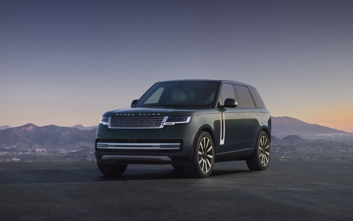 RANGE ROVER ELECTRIC FRONT 3-4 02_09_26_1