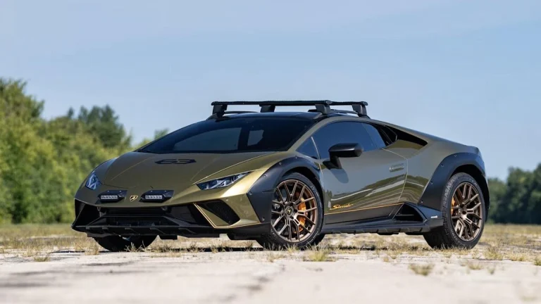 2024 Lamborghini Huracán Sterrato LP610-4 front three-quarter view, Verde Gea Lucido paint, crossing the block at Mecum's Nashville 2026 auction