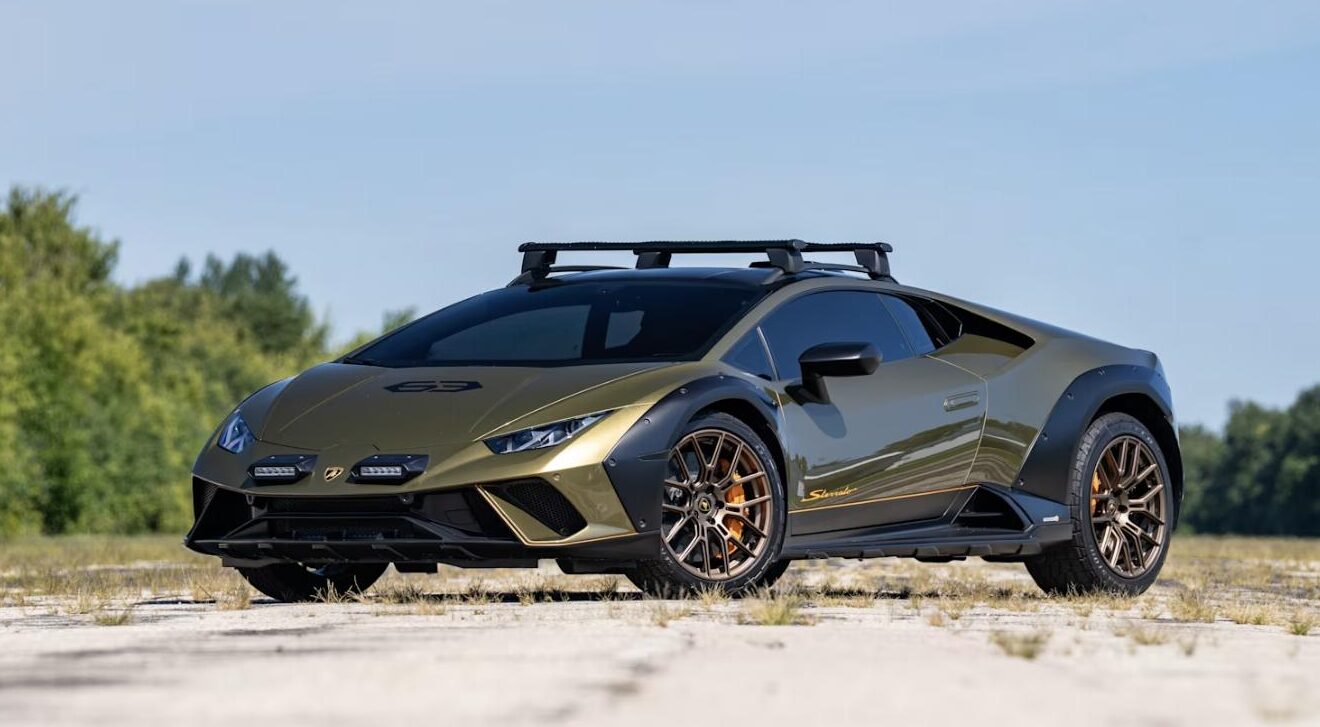 2024 Lamborghini Huracán Sterrato LP610-4 front three-quarter view, Verde Gea Lucido paint, crossing the block at Mecum's Nashville 2026 auction