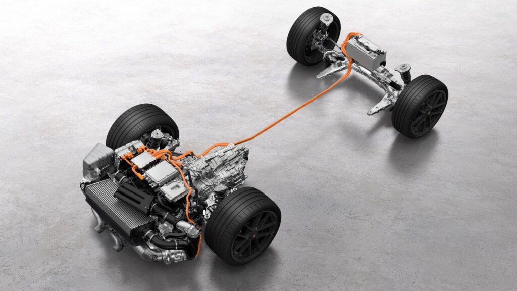 Porsche 911 Carrera GTS T-Hybrid drivetrain with electric motor integrated into the eight-speed PDK
