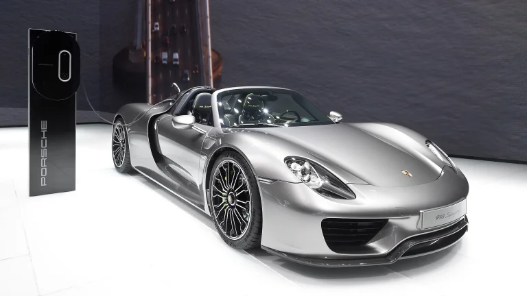 Silver Porsche 918 Spyder, the hybrid V8 flagship built at Weissach, on display at the 2013 IAA