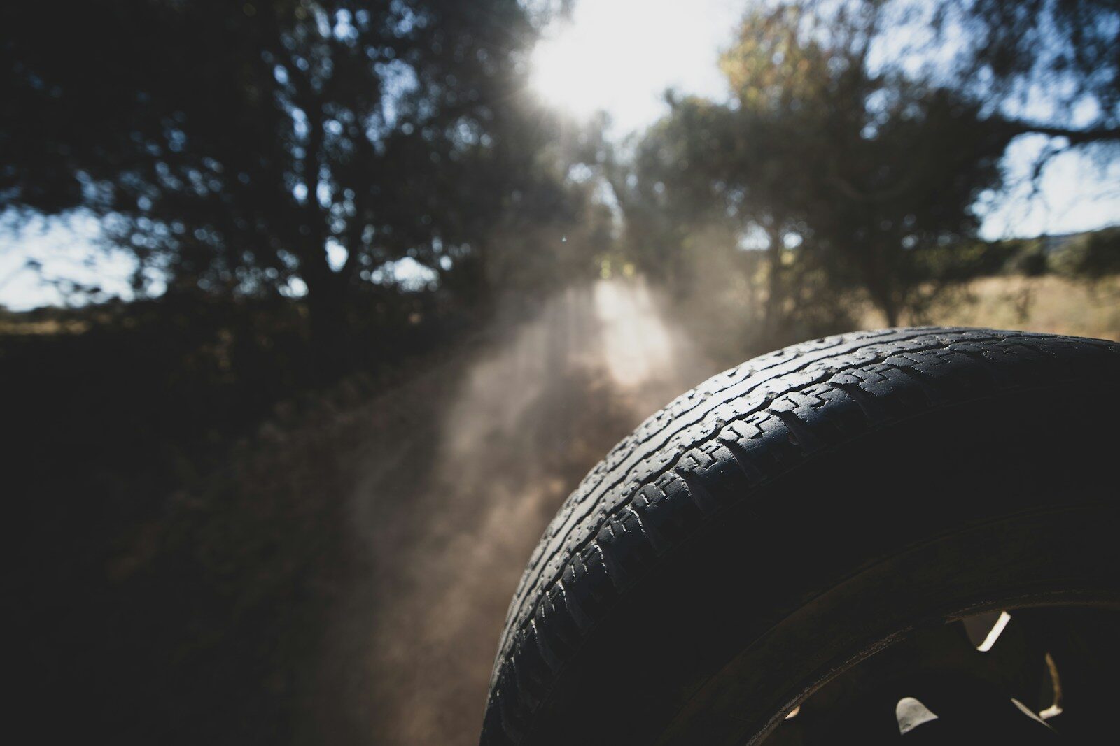 A Fleeing Sedan Lost a Wheel Near Mannheim Road and Kept Going. Here’s Why That Was Never Going to Work