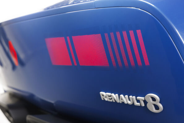 Close-up of the flush illuminated taillight graphic and Renault 8 badge on the Renault 8 Gordini Concept