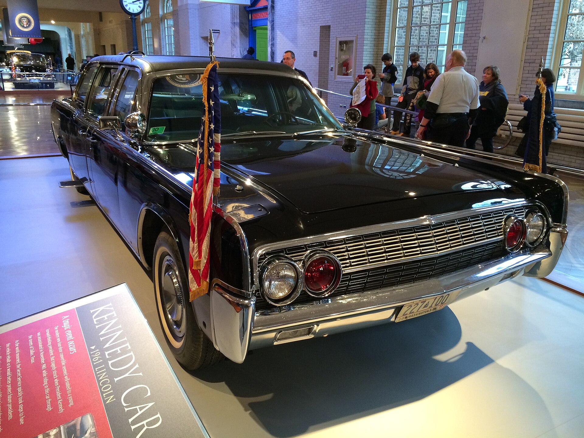 Side view of the Lincoln SS-100-X presidential limousine